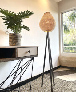 OVA FLOOR LAMP